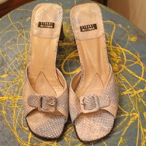 Snakeskin Stuart Weitzman Beige Snakeskin Heels with Buckle.‎ Sz.5w